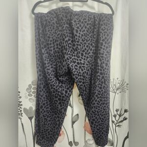 Torrid XL 16-18 Jogger Leopard